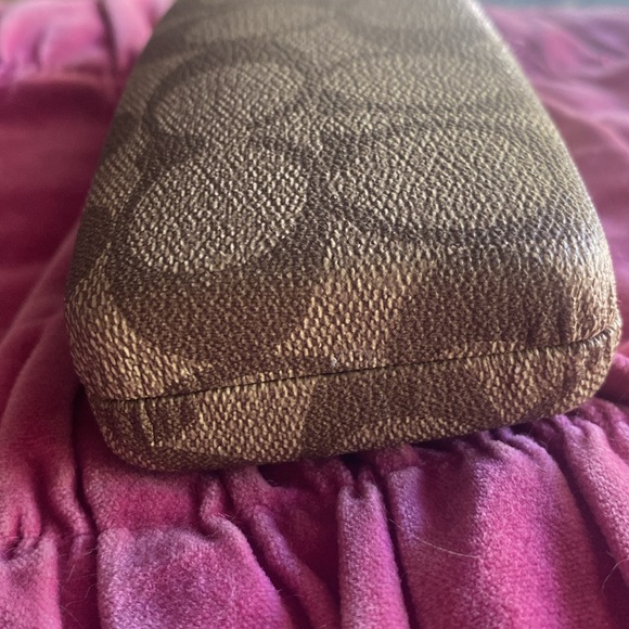 Coach hard sunglasses case - Picture 3 of 5